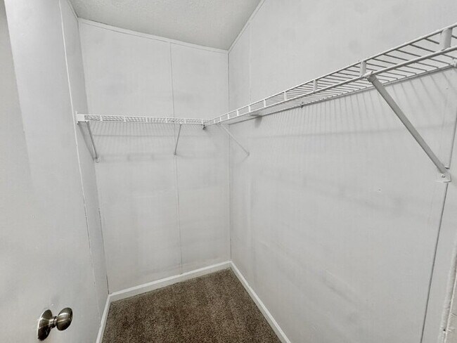 Building Photo - 4472 Cedar Ridge Ln