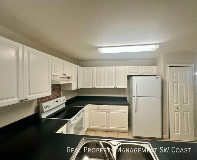 Building Photo - 2801 Hightower Ave S
