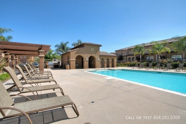 Building Photo - 17010 Calle Trevino