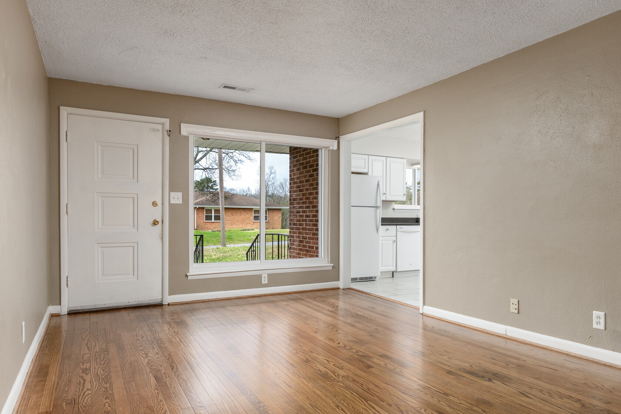 Building Photo - 303 Wygoda Cir