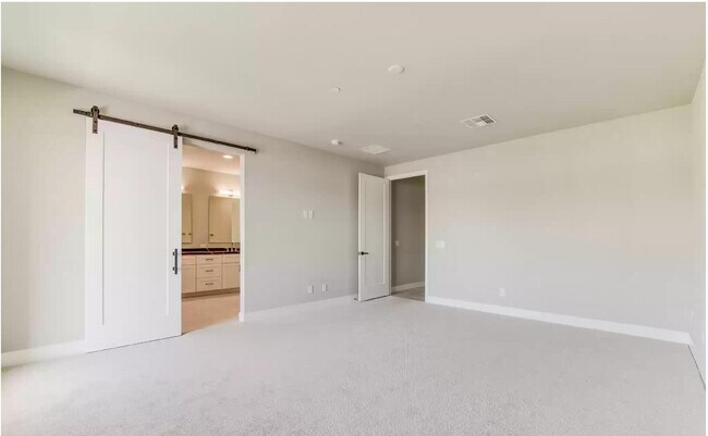 Building Photo - 1111 E Missouri Ave