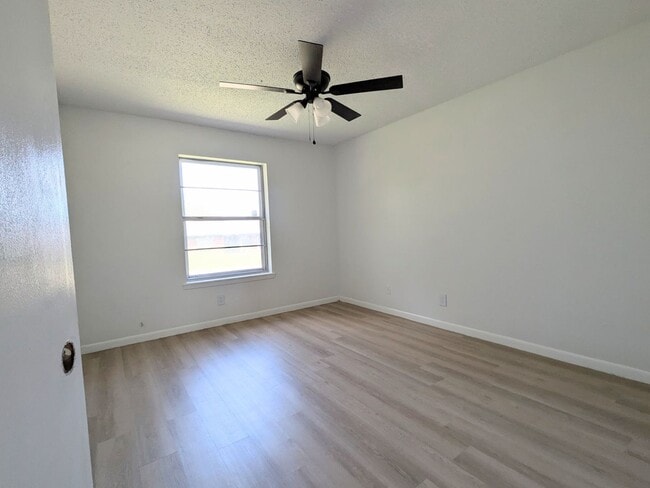 Building Photo - Coming Soon! Remodeled Home in Wake Village