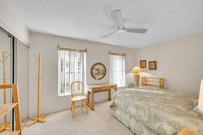 Building Photo - 724 Nantucket Cir