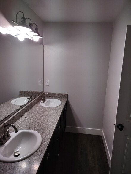 Building Photo - 1179 Mariel Pl S