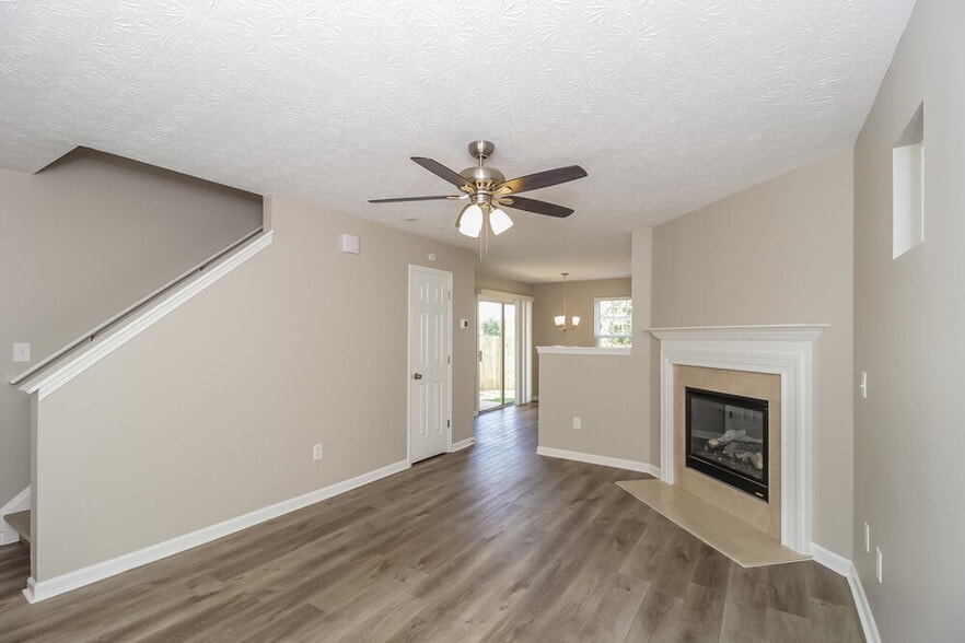 Building Photo - 248 Silver Ridge Dr