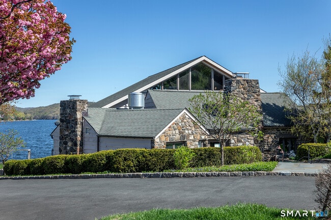 Building Photo - 10 Sunset Trail