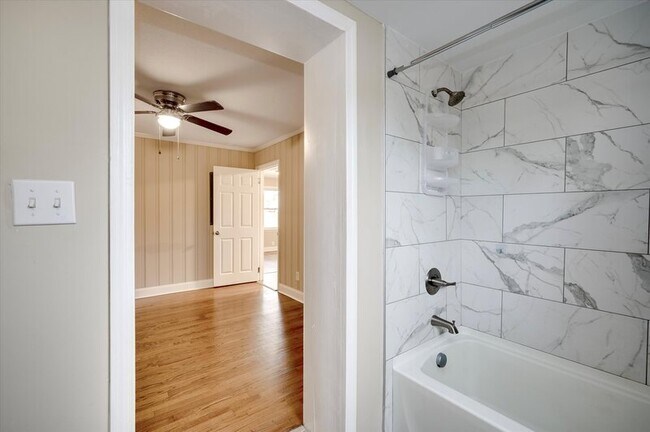 Building Photo - 116 Kirby Dr