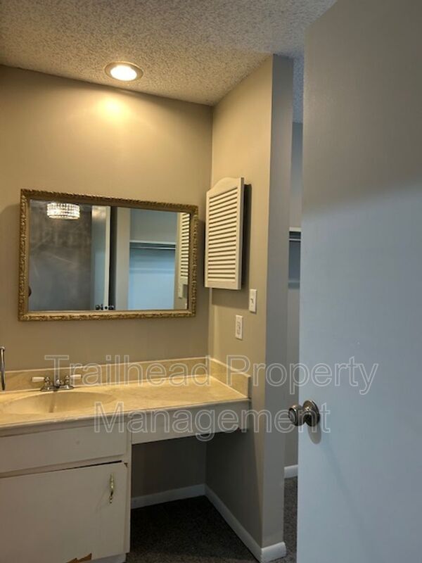 Building Photo - 1035 NW 70th Ct