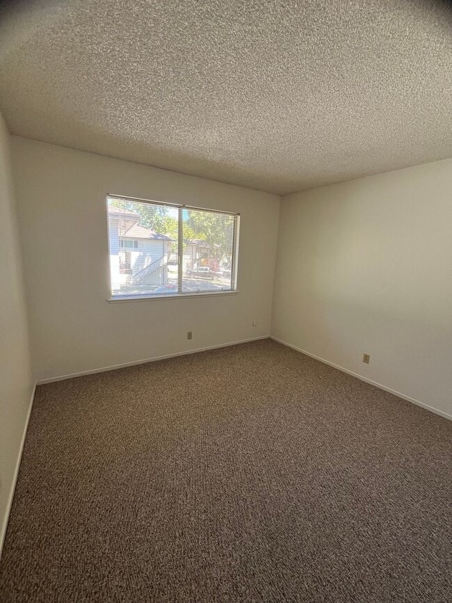 Building Photo - 1703 Donner Ave