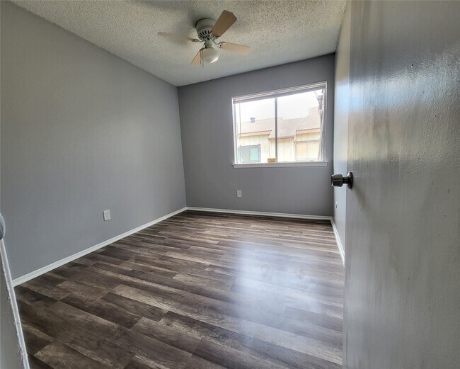 Building Photo - 12510 Newbrook Dr