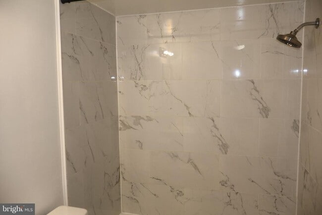 Building Photo - 4951 Americana Dr