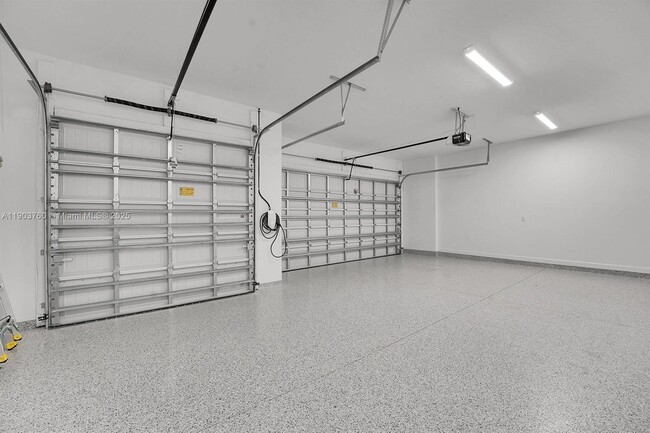 Building Photo - 601 Hookline Cir