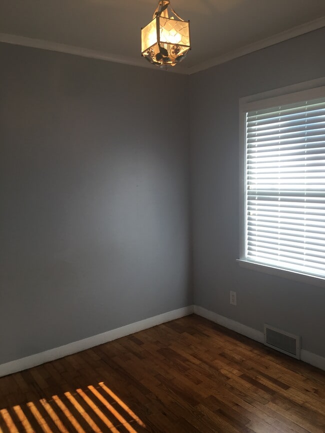 Building Photo - 4409 N Pine St