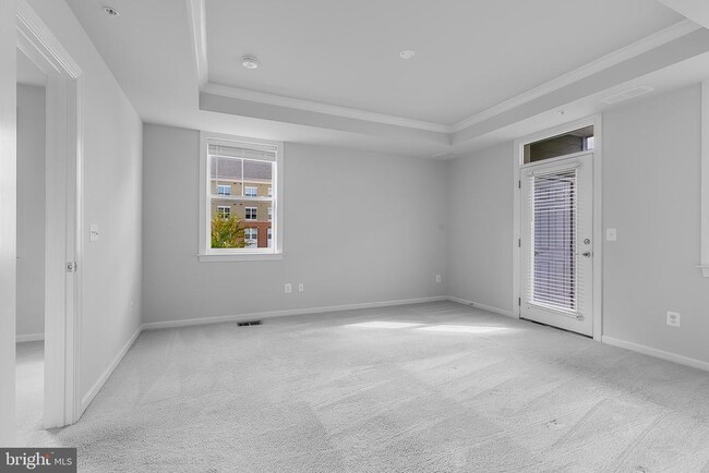 Building Photo - 45114 Kincora Dr