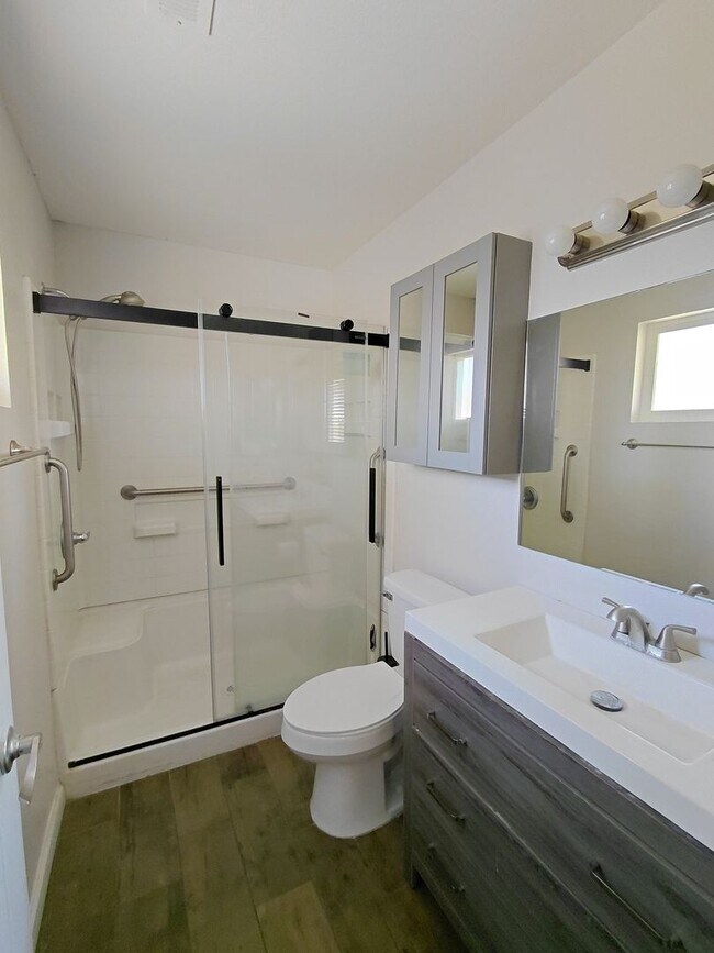 Building Photo - Modern Comfort Meets Family-Friendly Living in a Great Neighborhood