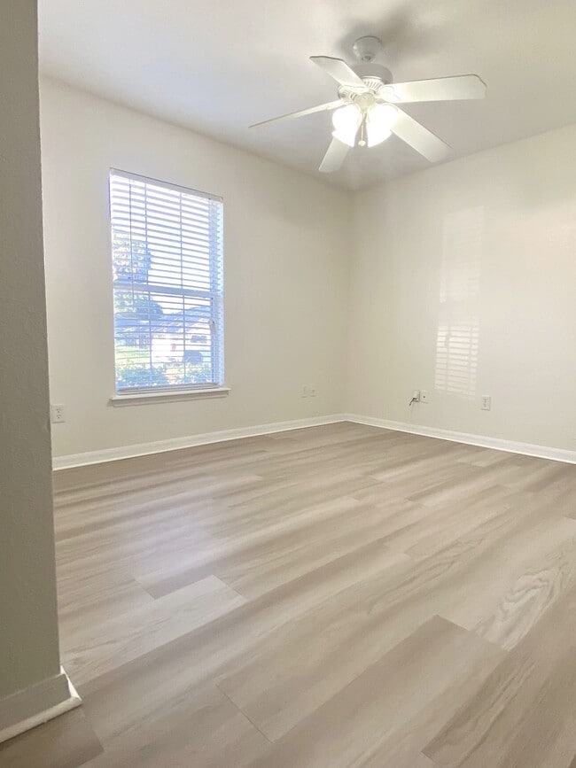 Building Photo - 462 Richmont Ct