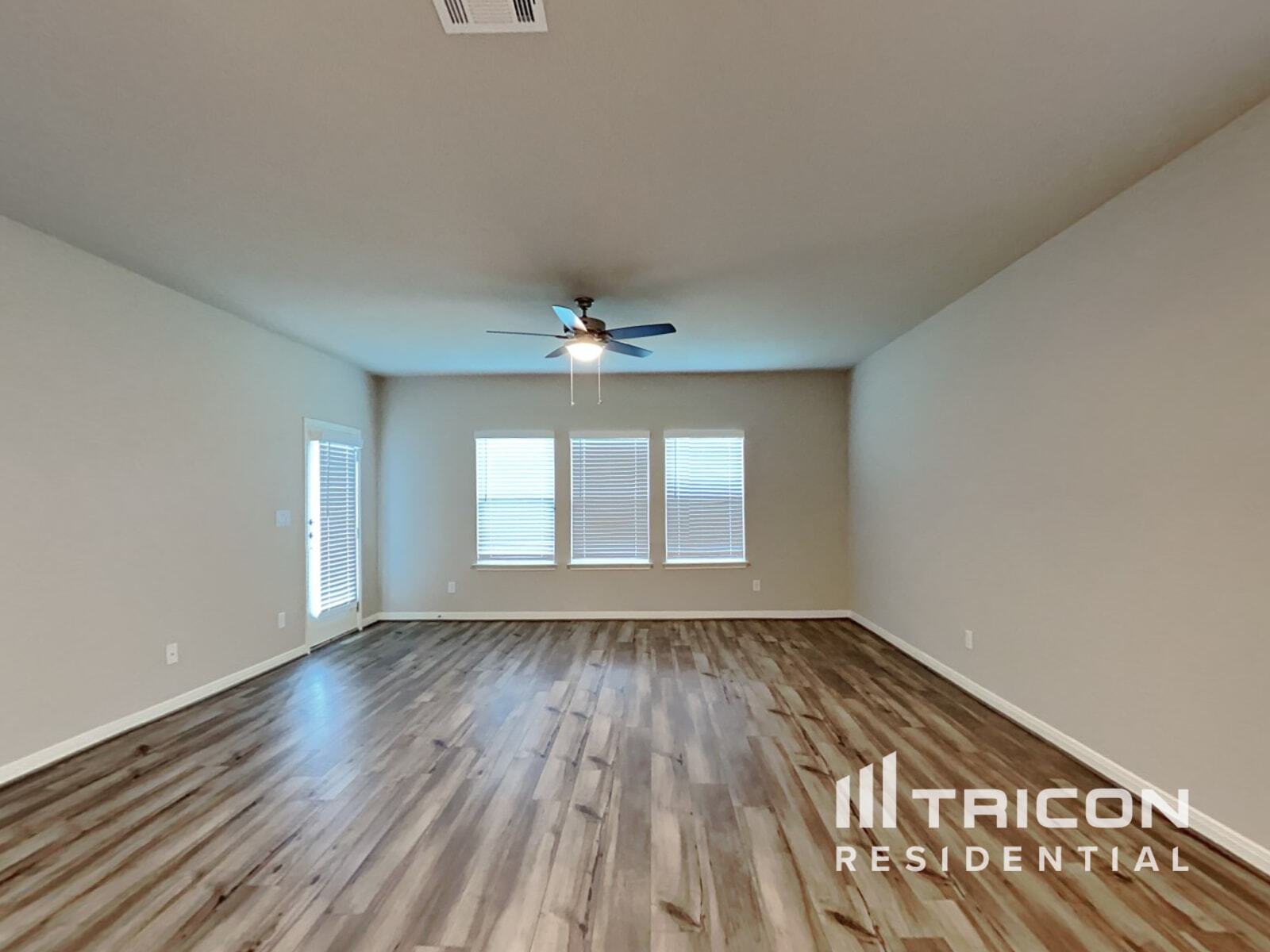 Building Photo - 13630 Paxton Blvd