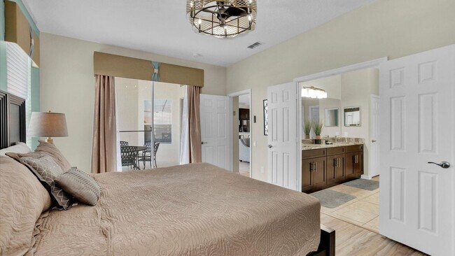 Building Photo - 8176 Fan Palm Way