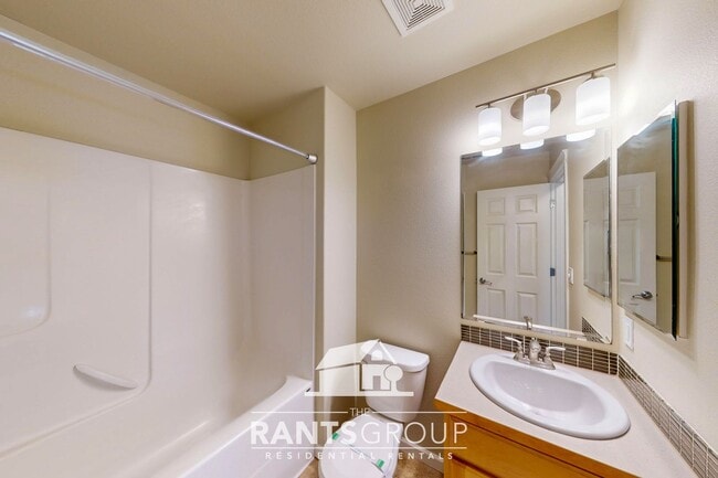 Building Photo - Spacious home in the Olympia School Distri...