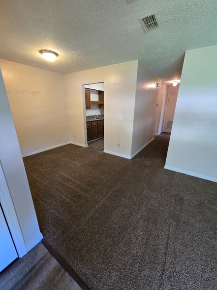 Building Photo - 458 Bentwood Ln