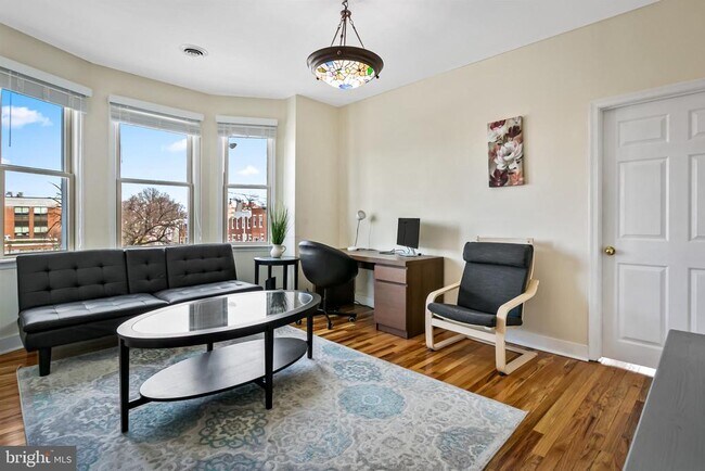 Building Photo - 600 N Linwood Ave