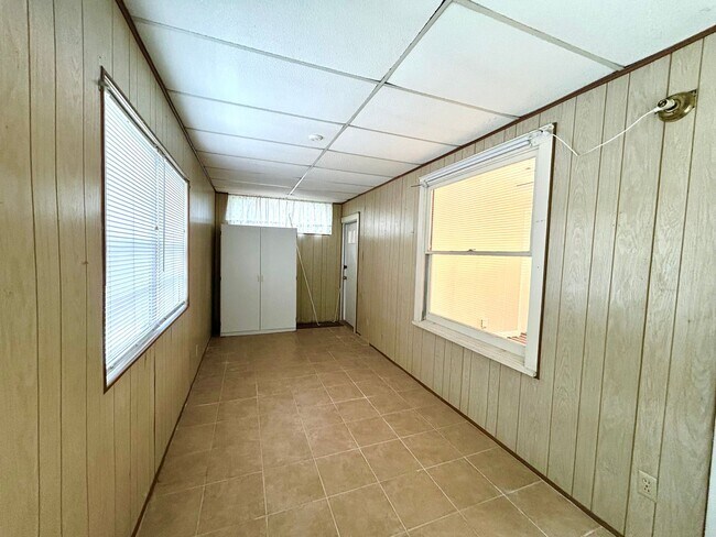 Building Photo - *MOVE IN SPECIAL* Stylishly Renovated Home with Fenced Backyard & Two Living Areas!