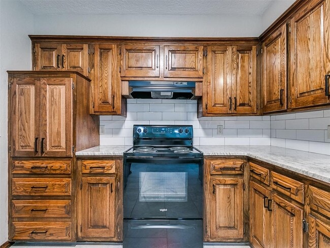 Building Photo - 1213 Westbrooke Terrace