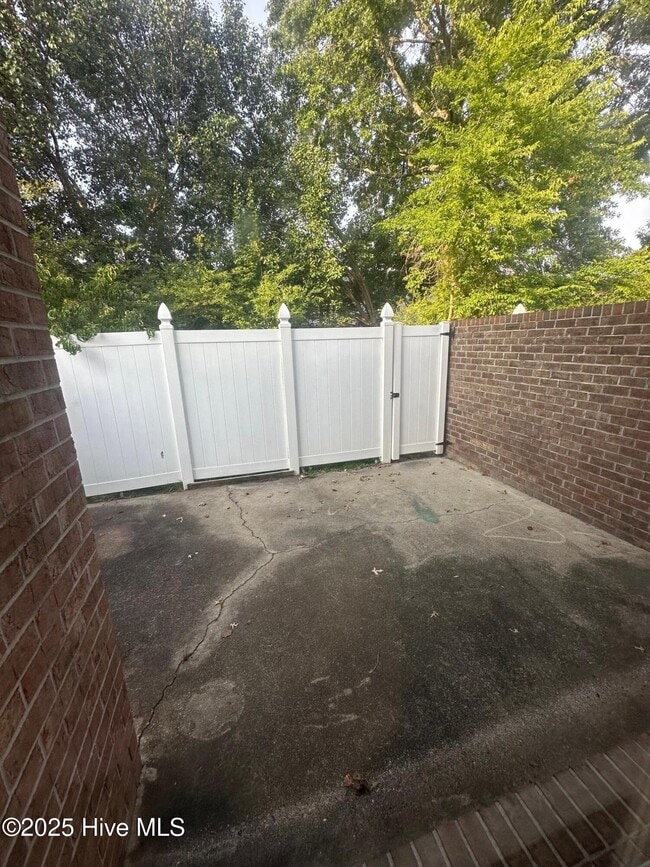 Building Photo - 1224 Westridge Ct