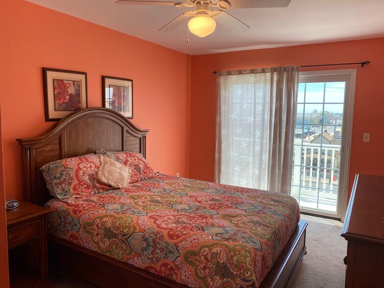 Bedroom - 15 Sumner Ave