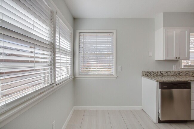 Building Photo - 3117 44th St