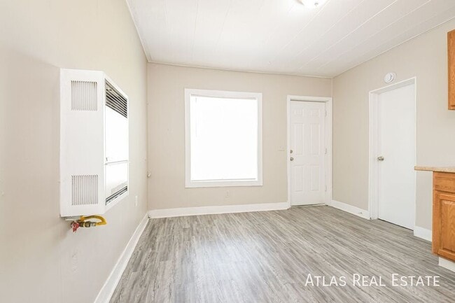 Primary Photo - 7400 Leyden St