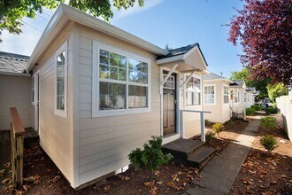 Building Photo - 19th 4-Plex - 000004