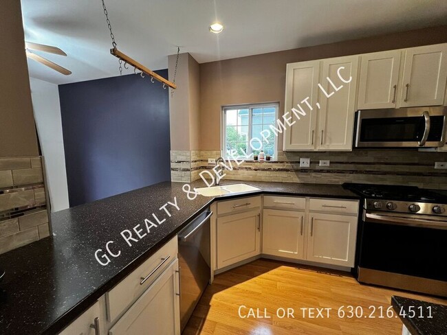 Building Photo - 308 Windsor-Unit A