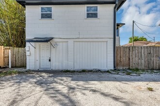 Building Photo - 2027 30th Ave N