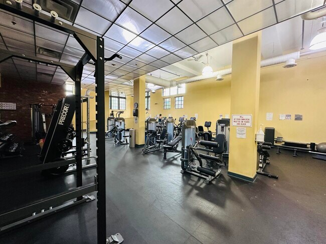 Building Photo - 227 Christopher Columbus Dr