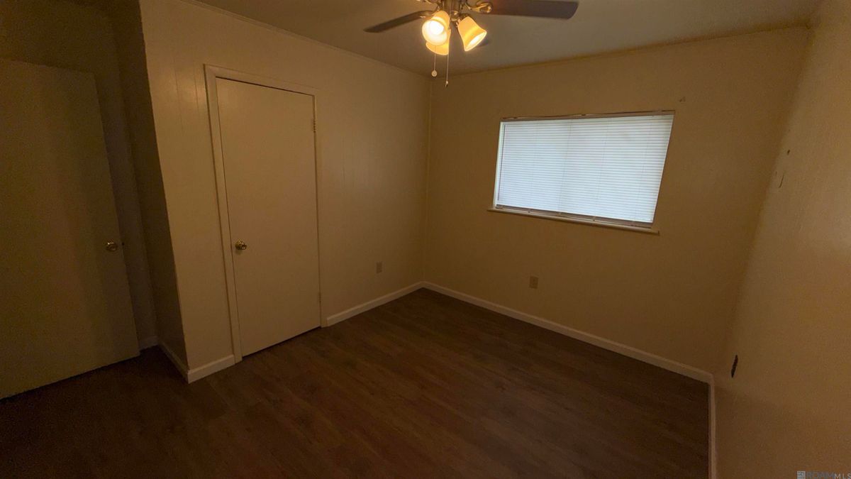 Building Photo - 2457 Desoto Dr