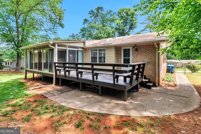 Building Photo - 759 Glen Cir SW