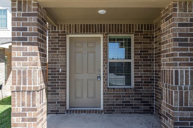 Building Photo - 32610 Orchard Haze Dr