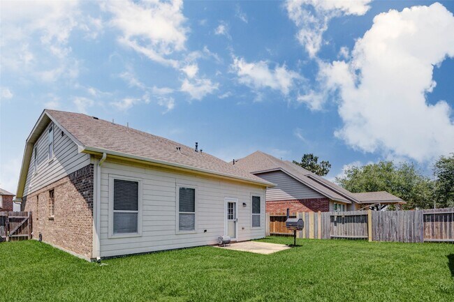 Building Photo - 6107 Nicholas Ln