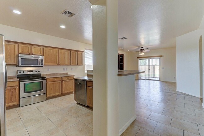 Building Photo - 3050 E Merlot St