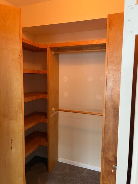 Building Photo - 10075 Gate Pky N