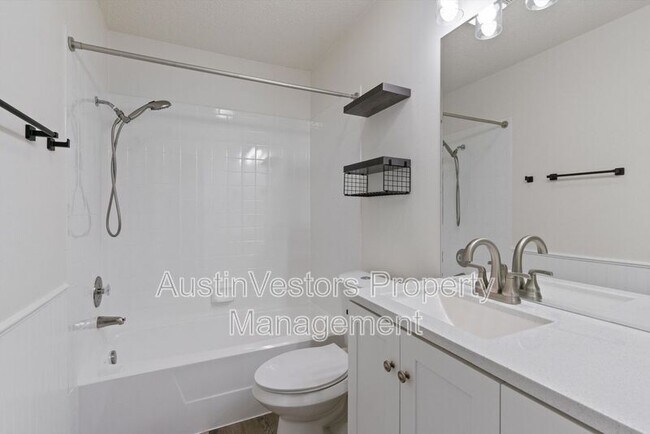 Building Photo - 11411 Walnut Ridge Dr