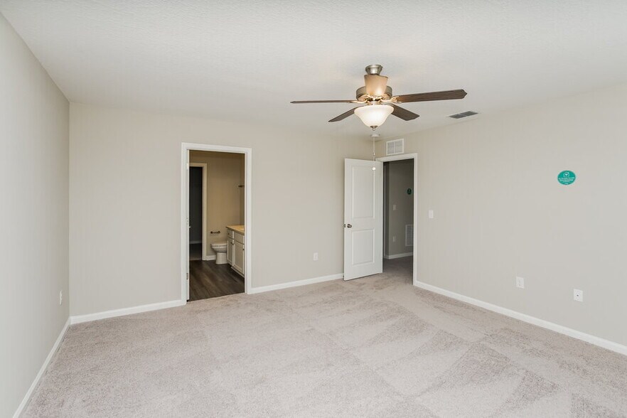Building Photo - 912 Kelly Fern Lp