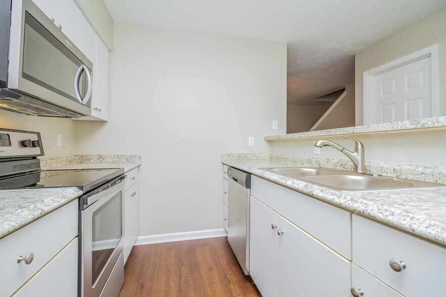Building Photo - 1416 Westview Dr