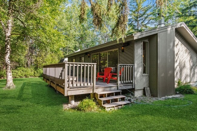 Building Photo - 2 bedroom, 1 bath house with Whitefish Lake Access