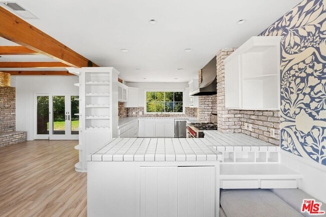 Building Photo - 6363 Sycamore Meadows Dr