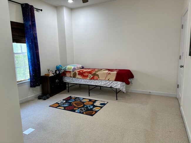 Building Photo - 10110 Paxton Run Rd