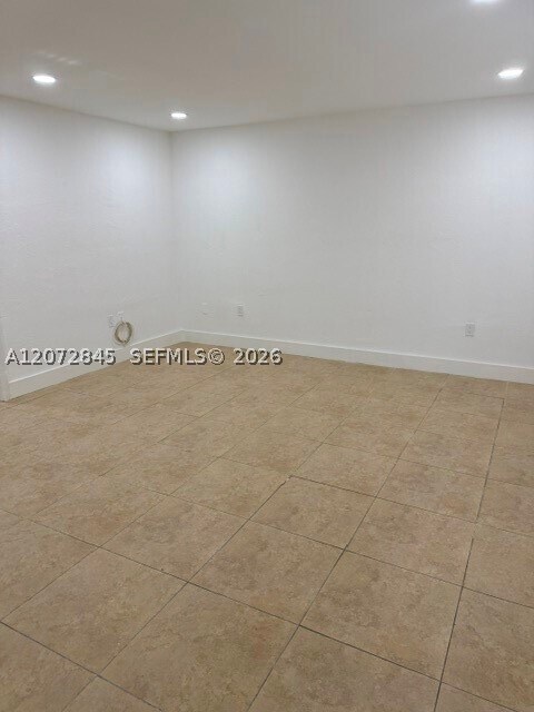 Building Photo - 4450 SW 67th Ave