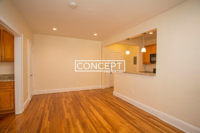 Building Photo - 136A Highland Ave. Unit 28B