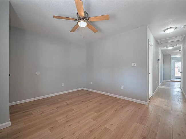 Building Photo - "Duplex- 2100 Sq Ft of Comfort!"